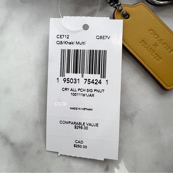 Coach X Peanuts Carry All Pouch In Signature Canvas With Snoopy Woodstock Print - Picture 11 of 11